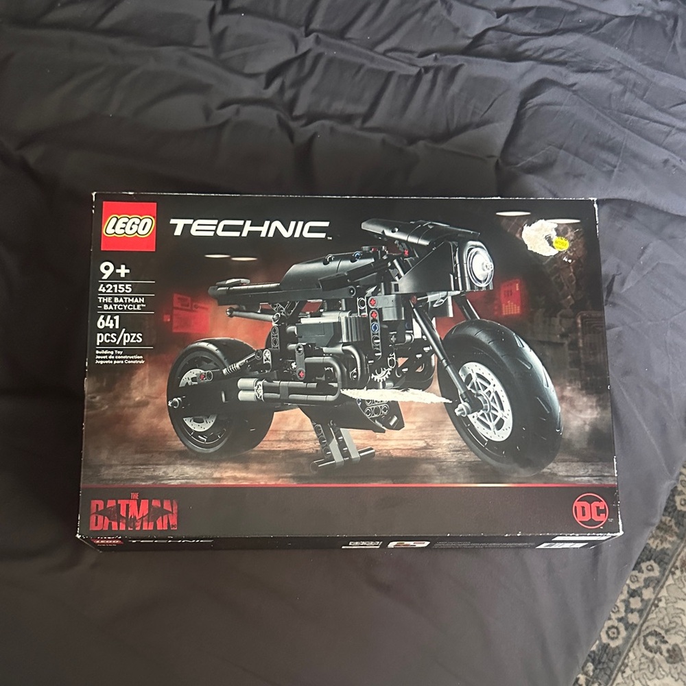 LEGO Technic Batcycle Building Set NEW
